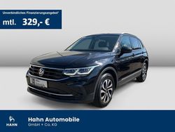 Deep black perleffekt (metallic) Gebraucht 2022 VW Tiguan Active SUV | 25.960 € (Fairer Preis)