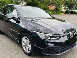 Schwarz Gebraucht 2020 VW Golf VII Life Kleinwagen | 20.900 € (Fairer Preis)
