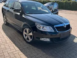 Schwarz Gebraucht 2011 Skoda Octavia Ambiente Kombi | 5.600 € (Fairer Preis)