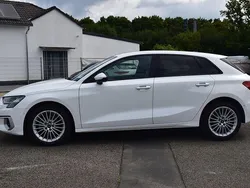 Weiß Gebraucht 2023 Audi A3 Sportback Advanced Limousine | 21.890 € (Superpreis)