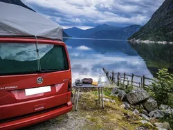 Rot Gebraucht 2022 VW T6.1 Beach Van | 70.900 € (Teuer)