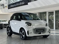 Weiß Gebraucht 2024 Smart ForTwo Electric Drive Passion Cabrio | 16.950 € (Fairer Preis)