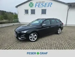 Midnight schwarz metallic Gebraucht 2024 Seat Leon FR Kombi | 25.880 € (Superpreis)