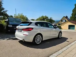 Weiß Gebraucht 2021 BMW 118 Sport Line Kleinwagen | 22.900 € (Fairer Preis)