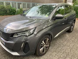Grau Gebraucht 2021 Peugeot 3008 Allure SUV | 16.541 € (Fairer Preis)