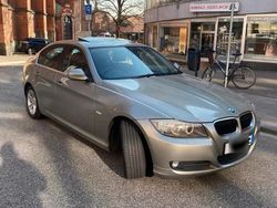 Gold Gebraucht 2009 BMW 320 Limousine | 8.750 € (Teuer)