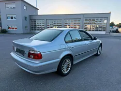 Silber Gebraucht 2002 BMW 520 M Sport Limousine | 900 €