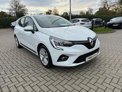 Weiß Gebraucht 2022 Renault Clio V Business Limousine | 11.990 € (Superpreis)