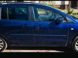 Braun Gebraucht 2006 Mazda 5 Van / Kleinbus | 1.700 €