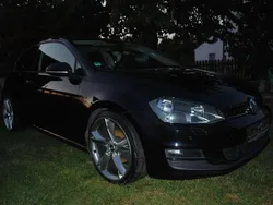 Schwarz Gebraucht 2014 VW Golf VII Comfortline Limousine | 12.800 € (Etwas zu teuer)