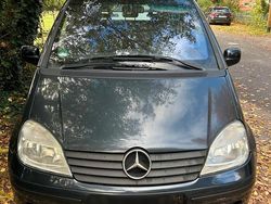 Schwarz Gebraucht 2002 Mercedes Vaneo Van / Kleinbus | 700 €