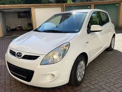 Weiß Gebraucht 2010 Hyundai i20 Edition Limousine | 3.499 € (Fairer Preis)