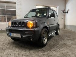 Grau Gebraucht 2010 Suzuki Jimny SUV | 6.890 € (Guter Preis)