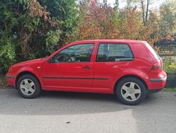 Rot Gebraucht 2001 VW Golf Trendline Limousine | 1.500 € (Guter Preis)