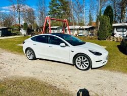 Weiß Gebraucht 2020 Tesla Model 3 Standard Range Plus Limousine | 17.600 € (Fairer Preis)