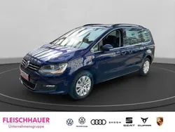 Blau Gebraucht 2022 VW Sharan Van / Kleinbus | 28.480 € (Fairer Preis)