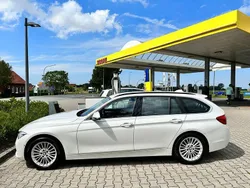 Weiß Gebraucht 2018 BMW 318 Luxury Line Kombi | 19.600 € (Fairer Preis)