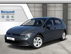 Grau Gebraucht 2022 VW Golf VIII Life Limousine | 24.990 € (Etwas zu teuer)