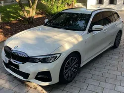 Weiß Gebraucht 2021 BMW 320 M Sport Kombi | 34.300 € (Fairer Preis)