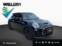 Enigmatic black (schwarz) Gebraucht 2021 Mini Cooper SE Kleinwagen | 18.900 € (Etwas zu teuer)