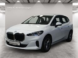 Weiß Gebraucht 2024 BMW 218 Active Tourer Luxury Line Van / Kleinbus | 26.900 € (Superpreis)