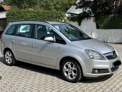 Silber Gebraucht 2005 Opel Zafira Edition Van / Kleinbus | 3.850 € (Etwas zu teuer)
