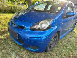 Blau Gebraucht 2011 Toyota Aygo Kleinwagen | 1.900 € (Guter Preis)