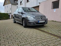 Grau Gebraucht 2009 Mercedes B180 Van / Kleinbus | 8.499 € (Etwas zu teuer)