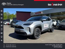 Silver metallic Neu 2025 Toyota Yaris Cross SUV | 30.880 €