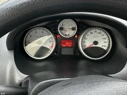 Weiß Gebraucht 2012 Peugeot 206+ Kleinwagen | 2.200 €