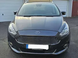 Grau Gebraucht 2019 Ford S-MAX Titanium Van / Kleinbus | 16.700 € (Guter Preis)