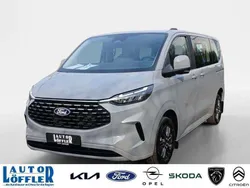 Grau Gebraucht 2025 Ford Tourneo Custom Titanium Van / Kleinbus | 49.407 €
