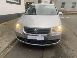 Silber Gebraucht 2007 VW Touran Van / Kleinbus | 3.750 € (Etwas zu teuer)