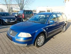 Blau Gebraucht 2001 VW Passat Kombi | 990 € (Superpreis)