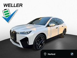 Mineralweiß (weiß) Gebraucht 2023 BMW iX Comfort Edition SUV | 50.990 € (Fairer Preis)