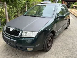 Grün Gebraucht 2003 Skoda Fabia Comfort Limousine | 889 € (Fairer Preis)