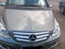 Grau Gebraucht 2009 Mercedes B200 Edition Van / Kleinbus | 3.000 € (Superpreis)
