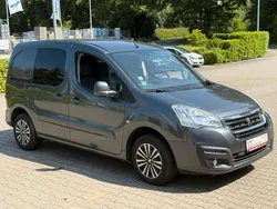 Grau Gebraucht 2016 Peugeot Partner Comfort Van / Kleinbus | 8.990 € (Fairer Preis)