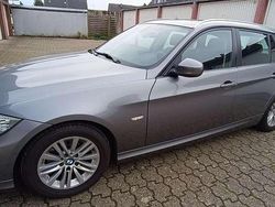 Grau Gebraucht 2012 BMW 318 Kombi | 8.200 € (Guter Preis)