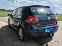 Blau Gebraucht 2005 VW Golf V Kleinwagen | 2.000 € (Guter Preis)