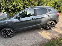 Grau Gebraucht 2014 Nissan Qashqai Tekna SUV | 12.900 € (Etwas zu teuer)