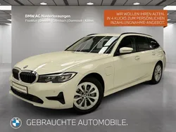 Weiß Gebraucht 2021 BMW 330e Kombi | 25.880 € (Fairer Preis)