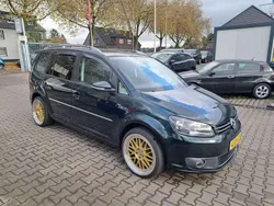 Grün Gebraucht 2012 VW Touran Highline Van / Kleinbus | 9.990 € (Fairer Preis)