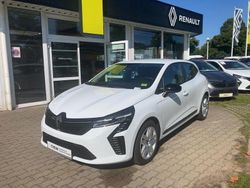 Weiß Gebraucht 2024 Renault Clio V Evolution Limousine | 16.997 € (Fairer Preis)