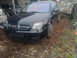 Schwarz Gebraucht 2002 Opel Vectra GTS Limousine | 1.600 € (Fairer Preis)