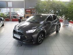 Grau Neu 2025 Toyota Yaris Hybrid Limousine | 25.990 € (Fairer Preis)