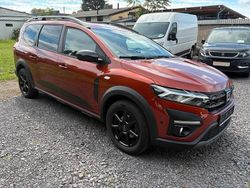 Rot Gebraucht 2022 Dacia Jogger Extreme Van / Kleinbus | 15.500 € (Superpreis)