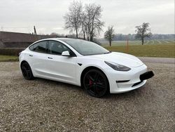 Weiß Gebraucht 2022 Tesla Model 3 Performance Limousine | 33.900 € (Etwas zu teuer)