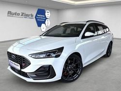 Frostweiß Gebraucht 2023 Ford Focus ST Kombi | 34.990 €