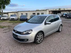 Reflexsilber Gebraucht 2010 VW Golf VI Highline Kleinwagen | 2.900 €